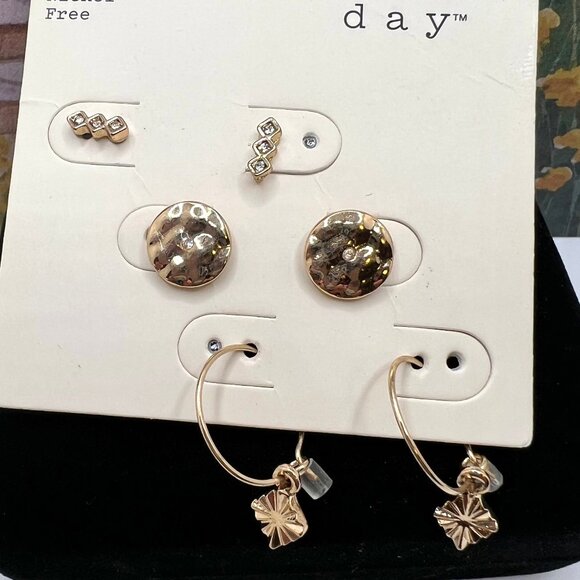 Two Cards of a new day Earring Trios - Picture 3 of 4
